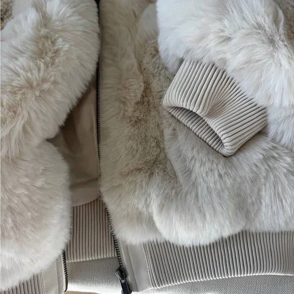 SKIMS Faux Fur zip up jacket - Picture 3 of 4